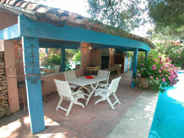 Photos:Villa bord de mer, avec piscine privée, pool house et terrasses  réf 2546